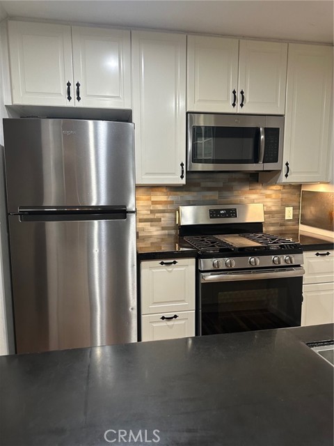 Detail Gallery Image 10 of 16 For 20253 Keswick St #105,  Winnetka,  CA 91306 - 1 Beds | 1 Baths