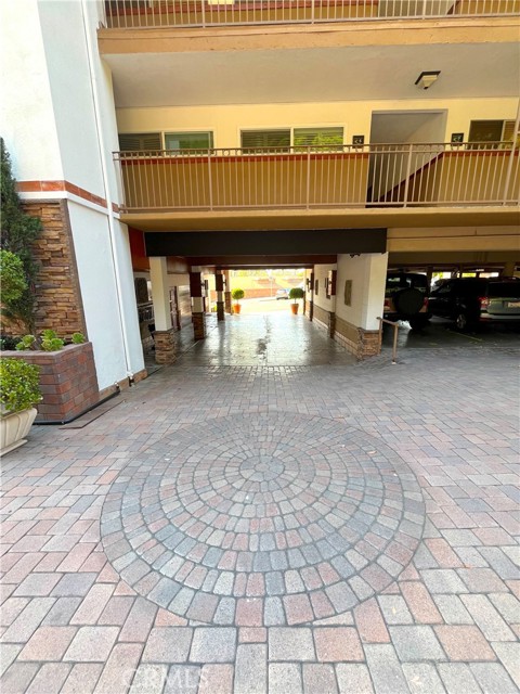 100 Cliff Drive, Laguna Beach CA: https://media.crmls.org/medias/421c53a3-0d70-4429-8056-f0a2103eea14.jpg