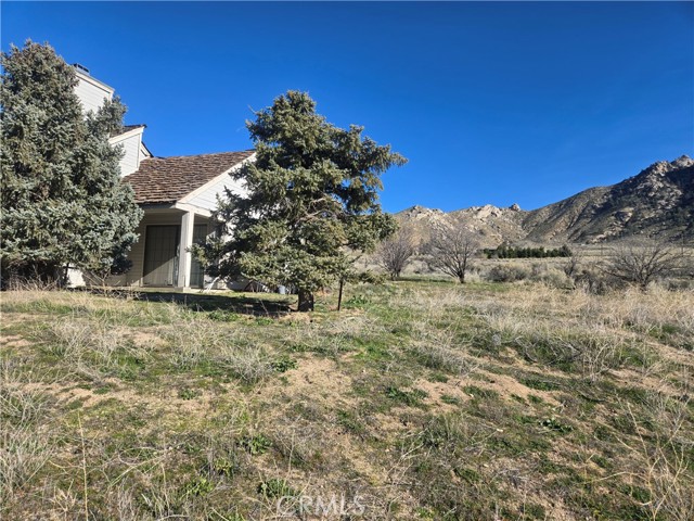 Detail Gallery Image 4 of 23 For 23400 Vanessa Ave, Onyx,  CA 93255 - 3 Beds | 2 Baths