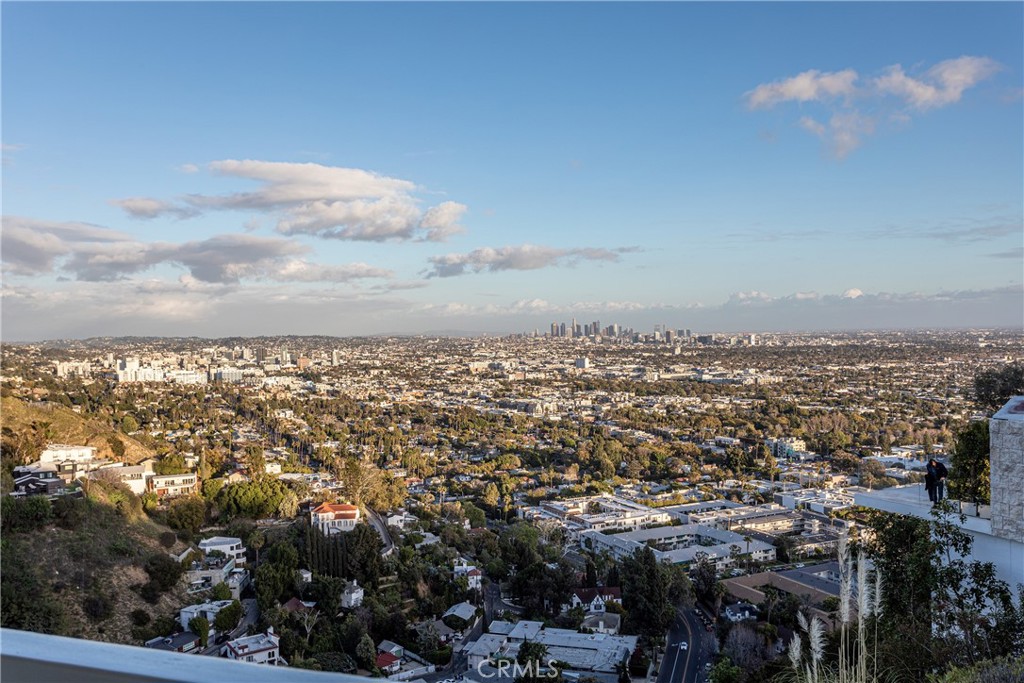 8211 Bellgave Place, Los Angeles, CA 90069