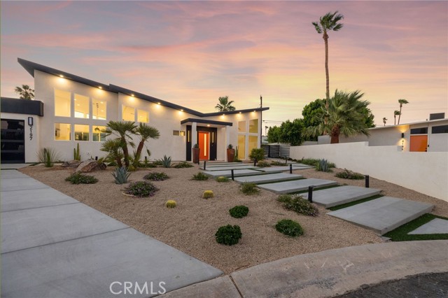 Detail Gallery Image 11 of 48 For 2197 Jacques Dr, Palm Springs,  CA 92262 - 6 Beds | 5/1 Baths