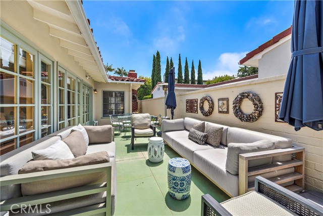 Detail Gallery Image 6 of 25 For 122 via Ithaca, Newport Beach,  CA 92663 - 3 Beds | 2 Baths