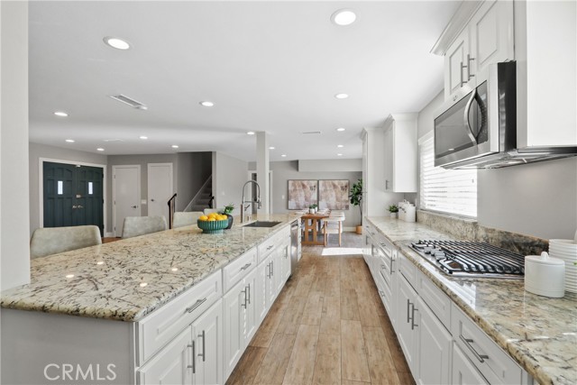 Detail Gallery Image 12 of 40 For 340 E Riverdale, Orange,  CA 92865 - 5 Beds | 3 Baths