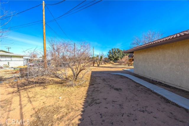 Detail Gallery Image 37 of 45 For 21460 Pine Ridge Ave, Apple Valley,  CA 92307 - 3 Beds | 2/1 Baths