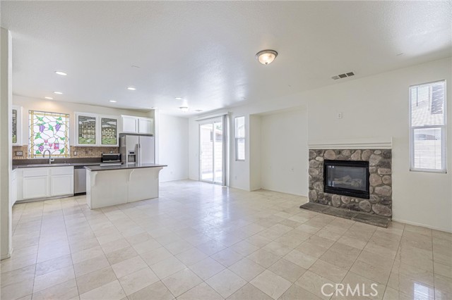 43839 58th W Street, Lancaster CA: https://media.crmls.org/medias/421f08dc-3552-4445-8b9f-96a8f9dc7794.jpg