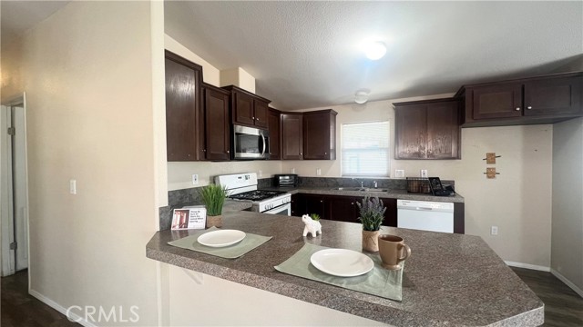 Detail Gallery Image 6 of 12 For 1456 E Philadelphia St #230,  Ontario,  CA 91761 - 3 Beds | 2 Baths