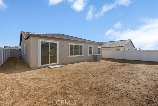 19952 Paintbrush Drive, Riverside CA: https://media.crmls.org/medias/4220d8d2-51d9-4dbc-91f8-ba6fd748729e.jpg