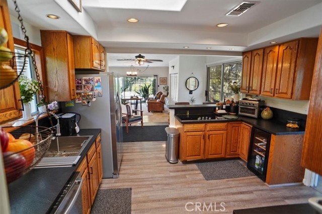 Detail Gallery Image 8 of 33 For 10557 Mahoney Dr, Shadow Hills,  CA 91040 - 3 Beds | 2 Baths
