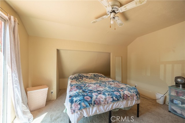 809 San Bernardino Avenue, Sugarloaf CA: https://media.crmls.org/medias/42224e9e-b668-43b6-b140-57fa57918028.jpg