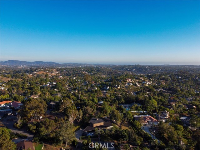 1670 Alta Vista, Vista CA: https://media.crmls.org/medias/422329db-9a8b-481c-83ff-72a8e97bcf18.jpg