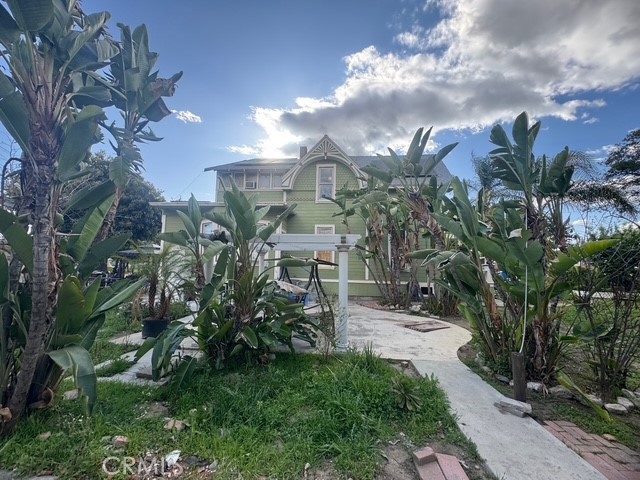 Detail Gallery Image 13 of 21 For 850 E Columbia Ave, Pomona,  CA 91767 - 8 Beds | 6 Baths
