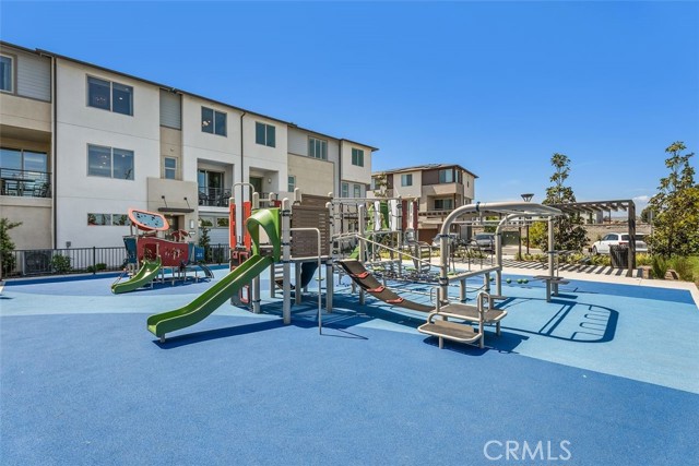 Detail Gallery Image 40 of 49 For 1578 Topeka Ave #8,  Placentia,  CA 92870 - 2 Beds | 2/1 Baths
