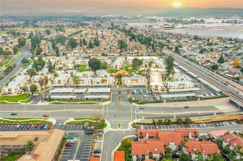 https://media.crmls.org/medias/422480f4-1a0e-4690-9ab2-997523194f9a.jpg?preset=X-Large