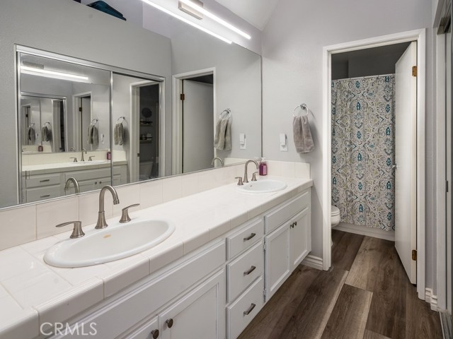 24510 Mcbean Parkway, Valencia CA: https://media.crmls.org/medias/4224bf84-d76f-4f6f-8190-c85844b630d1.jpg