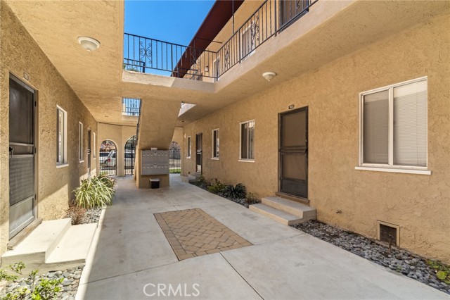 905 915 Cherry Avenue, Long Beach CA: https://media.crmls.org/medias/4224c440-e864-46c7-ae4d-990fb876e615.jpg