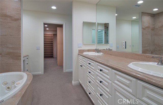 Detail Gallery Image 16 of 27 For 1119 Granville, Newport Beach,  CA 92660 - 2 Beds | 2 Baths