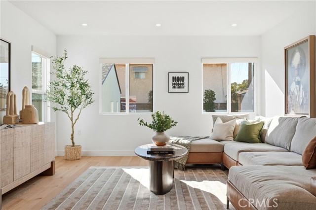 Detail Gallery Image 16 of 35 For 1307 N Avon, Burbank,  CA 91505 - 3 Beds | 2 Baths