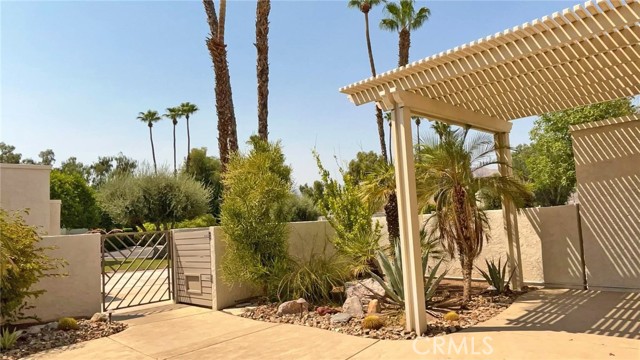 Detail Gallery Image 7 of 34 For 737 Inverness Dr, Rancho Mirage,  CA 92270 - 2 Beds | 2 Baths