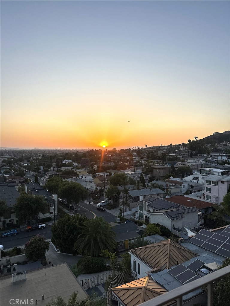 https://media.crmls.org/medias/42256d88-a047-4d5d-861c-ea44128adaa5.jpg?preset=X-Large