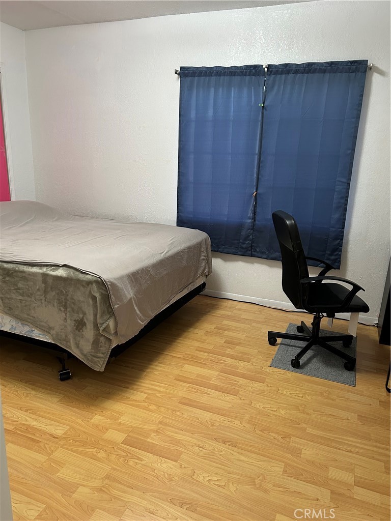 https://media.crmls.org/medias/42260c03-7b96-4257-bb37-564401bdd81f.jpg?preset=X-Large
