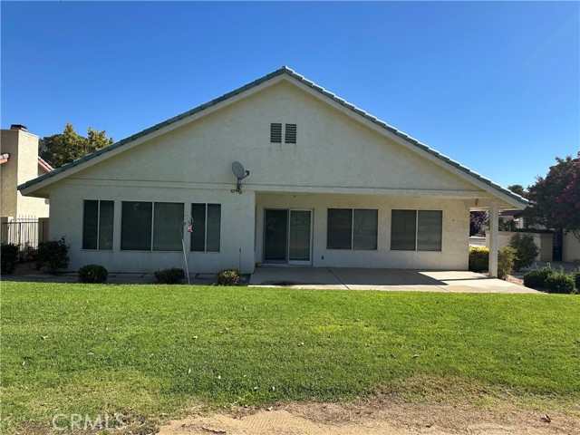14767 Greenbriar Drive, Helendale CA: https://media.crmls.org/medias/4226631c-0cc3-4b77-8367-4c3d56d5aacf.jpg