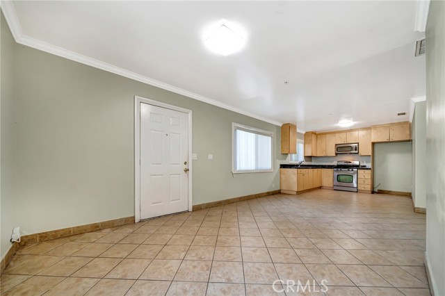 6929 1/2 Amigo Avenue, Reseda CA: https://media.crmls.org/medias/42267c6c-c98c-4a8b-b78d-31f2003ddfe1.jpg