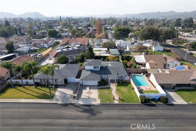 1045 Cathedral Way, Pomona CA: https://media.crmls.org/medias/4226c774-9705-4b15-bb4b-b4cb1c54c4ea.jpg