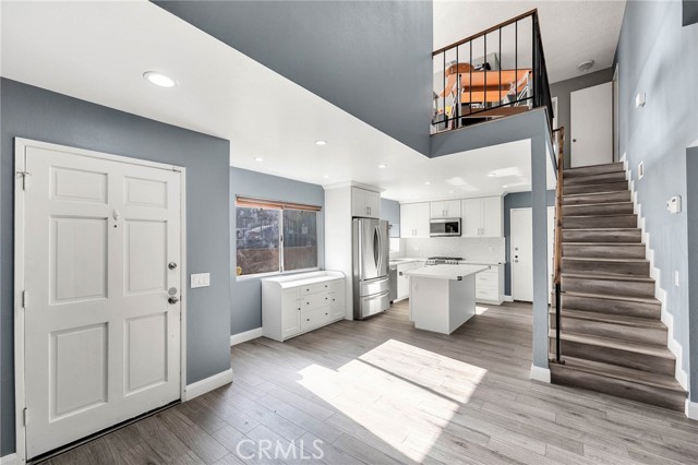 Looking toward Kitchen