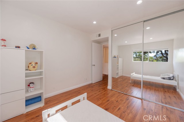 Detail Gallery Image 19 of 54 For 121 Sinclair Ave #207,  Glendale,  CA 91206 - 2 Beds | 2 Baths