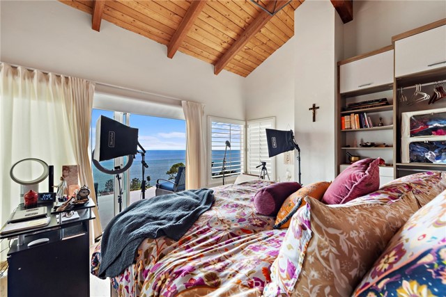 Detail Gallery Image 18 of 22 For 2482 Glenneyre St, Laguna Beach,  CA 92651 - 3 Beds | 3/1 Baths