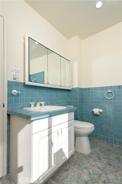 Detail Gallery Image 26 of 50 For 251 N Whitnall, Burbank,  CA 91505 - 4 Beds | 3 Baths
