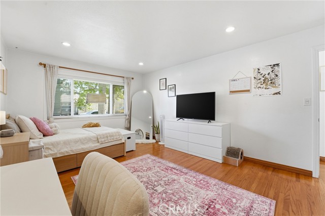 Image 17 of 34 For 713 Sycamore