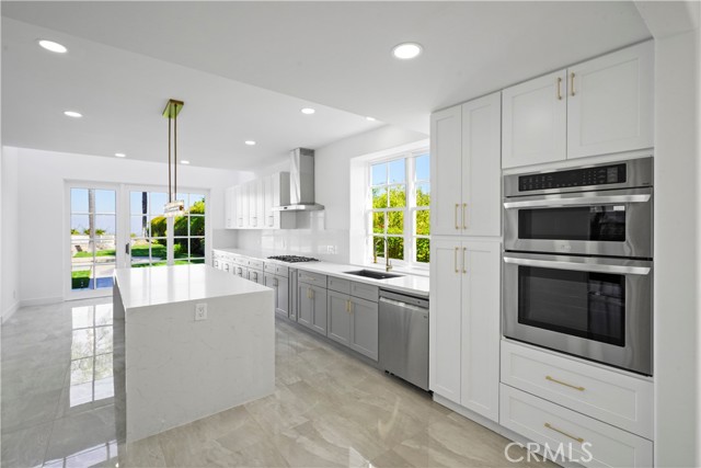 Detail Gallery Image 15 of 56 For 24215 Park Granada, Calabasas,  CA 91302 - 5 Beds | 5 Baths