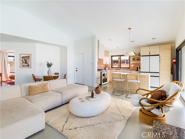 65800 Avenida Ladera, Desert Hot Springs CA: https://media.crmls.org/medias/4229c2d5-0ac4-46f2-b7c0-b939d3a50c1a.jpg