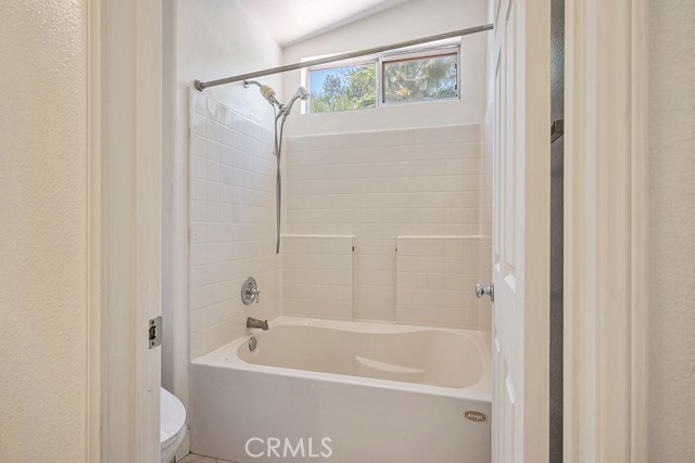 Detail Gallery Image 41 of 62 For 14846 Narcissus Crest Ave, Canyon Country,  CA 91387 - 5 Beds | 2/1 Baths