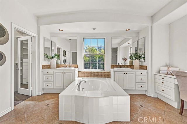 Detail Gallery Image 15 of 44 For 2508 Platt Pl, Tustin,  CA 92782 - 5 Beds | 5/1 Baths