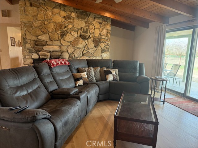 Detail Gallery Image 13 of 65 For 25565 Road 13, Chowchilla,  CA 93610 - 4 Beds | 3 Baths