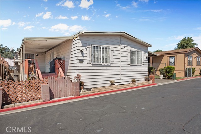 350 S Willow AVe, Rialto CA: https://media.crmls.org/medias/422c91f7-7eb4-47de-8425-4b00c9bb749e.jpg