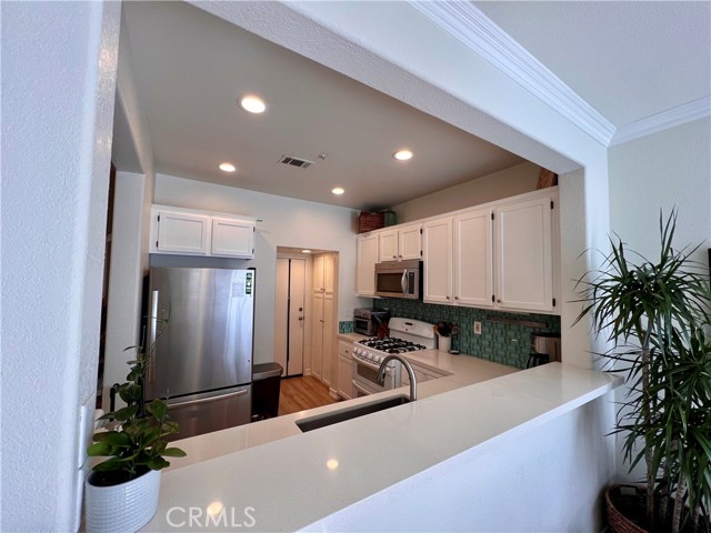 Detail Gallery Image 11 of 33 For 143 Trofello Ln, Aliso Viejo,  CA 92656 - 2 Beds | 2/1 Baths