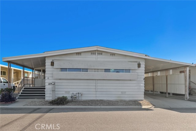 1895 W Devonshire Avenue, Hemet CA: https://media.crmls.org/medias/422cfbb1-fc72-43de-8aab-4e9dd01f75d0.jpg