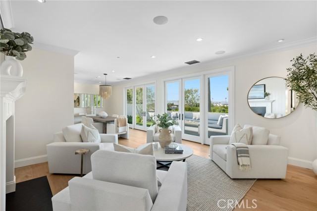Detail Gallery Image 20 of 55 For 2307 Arbutus St, Newport Beach,  CA 92660 - 6 Beds | 6/1 Baths