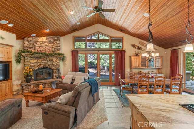 Detail Gallery Image 5 of 37 For 95 Manor Dr, Lake Almanor,  CA 96137 - 3 Beds | 3 Baths