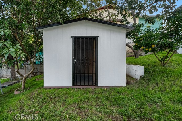 1048 Dexter Street, Los Angeles CA: https://media.crmls.org/medias/422ff5df-1928-4153-a276-2d36011a05ad.jpg