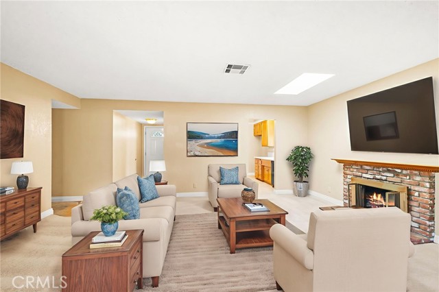 6051 Santa Barbara Avenue, Garden Grove CA: https://media.crmls.org/medias/42301040-92bf-4169-93f1-60c482a3a3d4.jpg