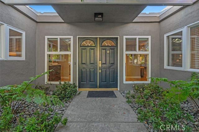 6207 Capistrano Avenue, Woodland Hills CA: https://media.crmls.org/medias/42306972-bd19-4a2b-9000-a1afa781c60e.jpg