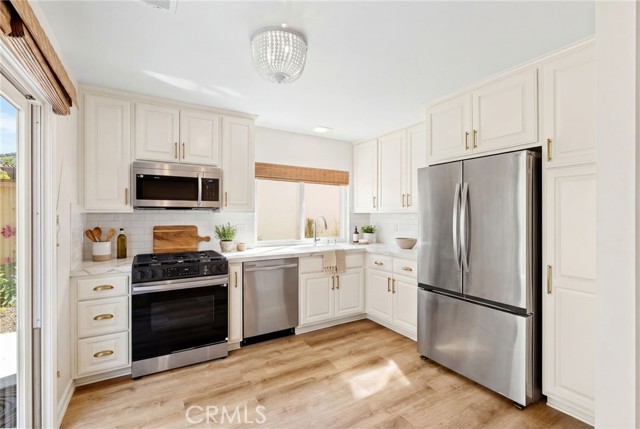 Detail Gallery Image 12 of 25 For 10 Poinsettia, Irvine,  CA 92604 - 3 Beds | 2/1 Baths