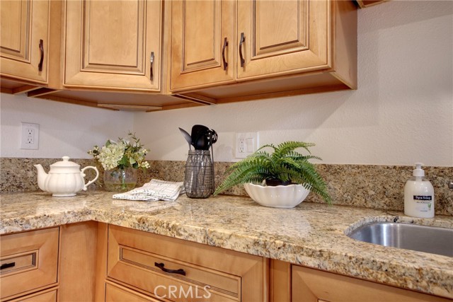 Detail Gallery Image 8 of 32 For 430 E Country Club Bld, –,  CA 92314 - 2 Beds | 2 Baths