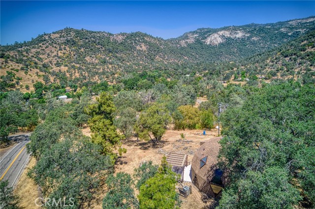 28944 Tollhouse Road, Tollhouse CA: https://media.crmls.org/medias/42324f7c-3b16-4057-beba-34405e064061.jpg