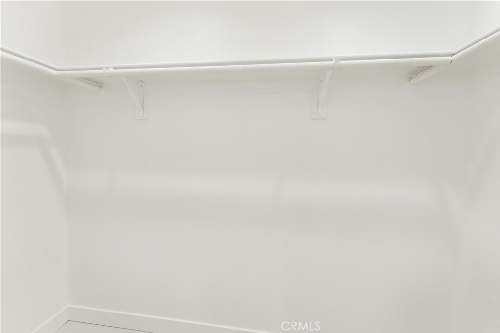 https://media.crmls.org/medias/4232fce0-ac6e-44e1-ad3d-4b7c0e94601c.jpg?preset=X-Large