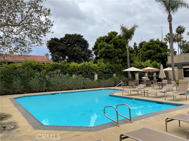 7405 Charmant Drive, San Diego CA: https://media.crmls.org/medias/4233237a-b54a-4efb-a523-db983dd407f8.jpg